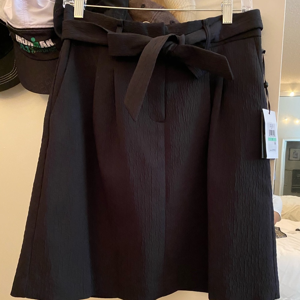 DKNY BLACK SKIRT W/ TAG